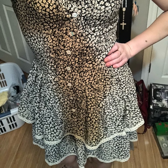 "Wings" vintage dress w/flowers and hourglass silhouette you just can’t capture! - Picture 3 of 11